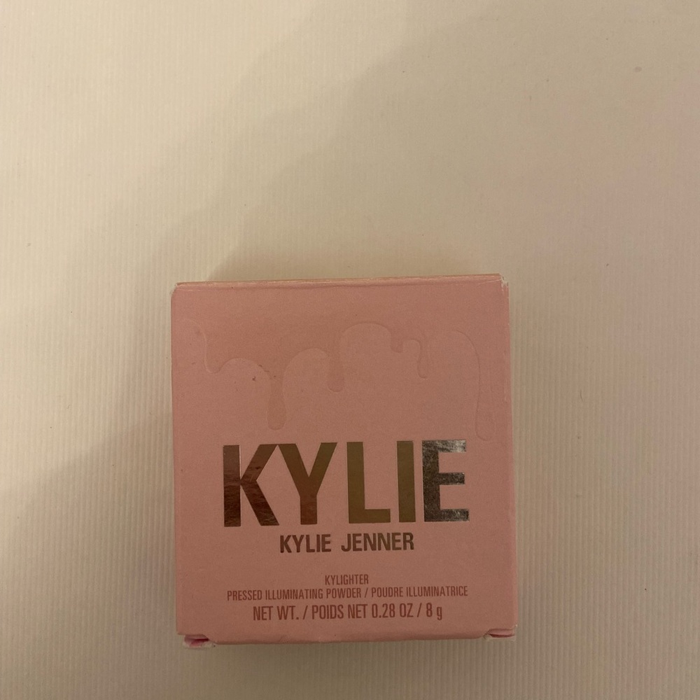 Kylie Jenner highlighter